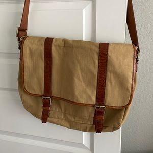 Fossil Messenger Bag